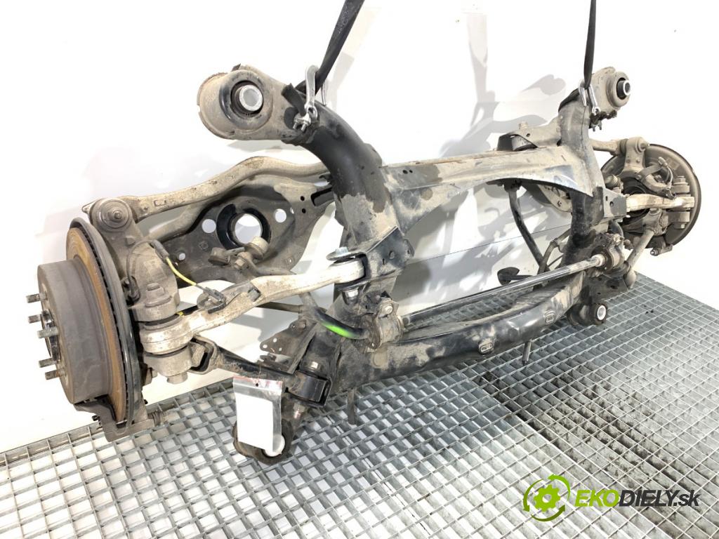 LEXUS IS sedan 2019 133 kW 300h (AVE30_) 2494 Výstuha zad