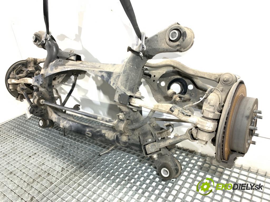 LEXUS IS sedan 2019 133 kW 300h (AVE30_) 2494 Výstuha zad