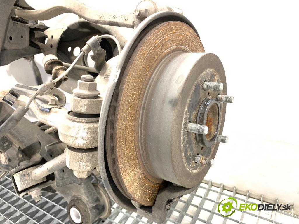 LEXUS IS sedan 2019 133 kW 300h (AVE30_) 2494 Výstuha zad