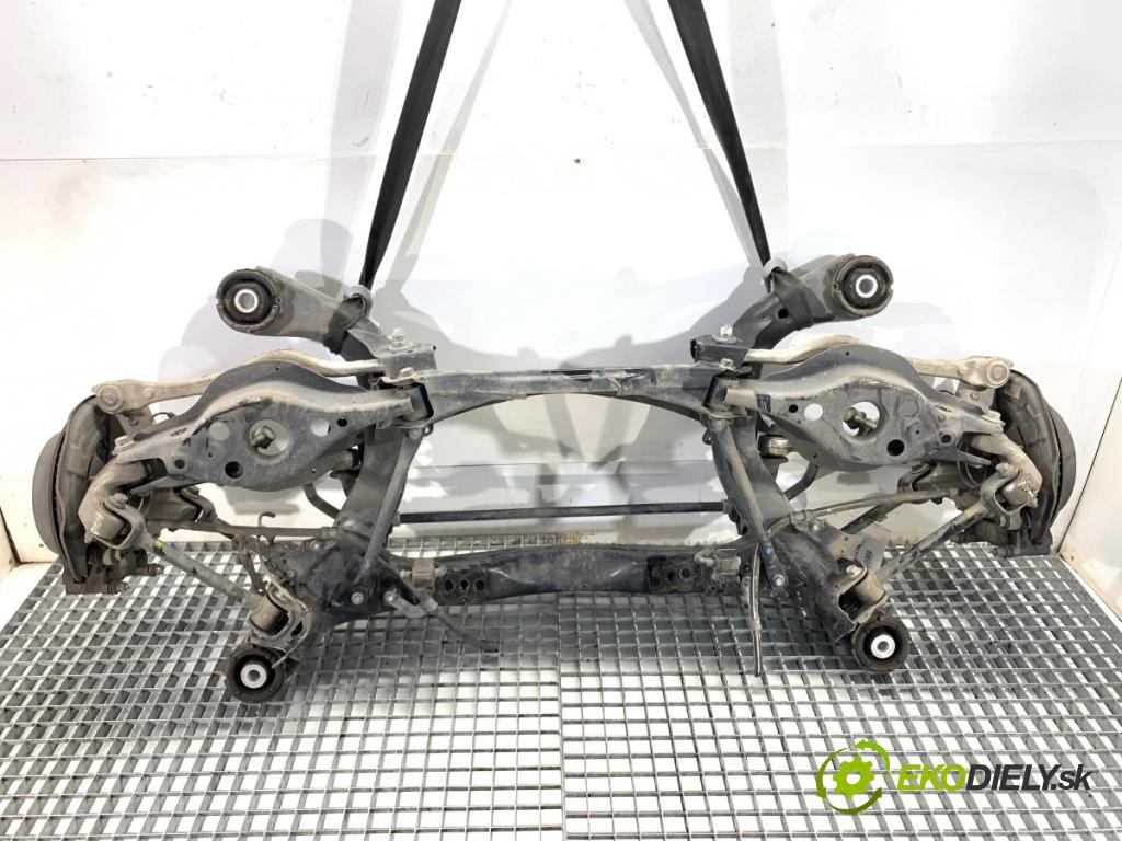 LEXUS IS sedan 2019 133 kW 300h (AVE30_) 2494 Výstuha zad