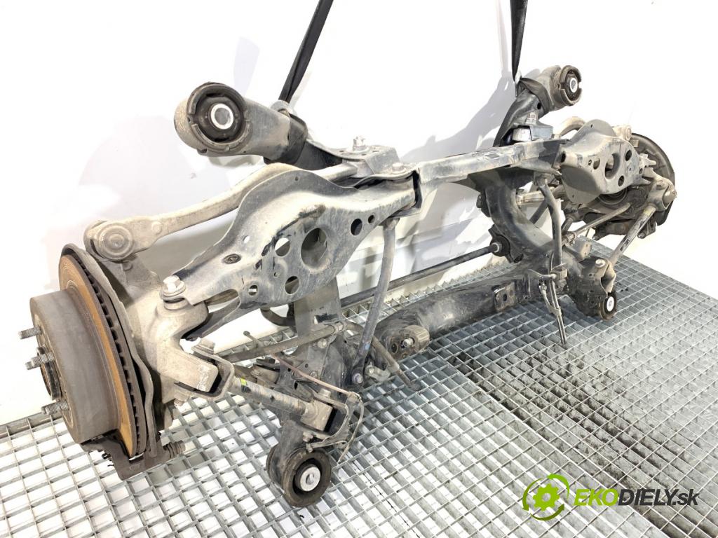 LEXUS IS sedan 2019 133 kW 300h (AVE30_) 2494 Výstuha zad