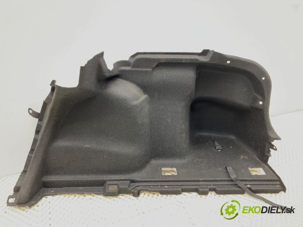 LEXUS IS sedan 2019 133 kW 300h (AVE30_) 2494 ča kufra pravý 64714-53101