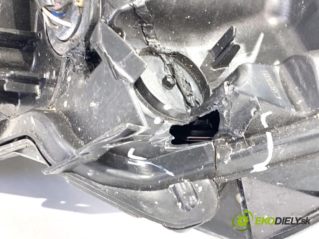 LEXUS IS sedan 2019 133 kW 300h (AVE30_) 2494 Svetlomet pravy predný