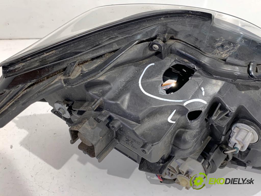 LEXUS IS sedan 2019 133 kW 300h (AVE30_) 2494 Svetlomet ľavy predný