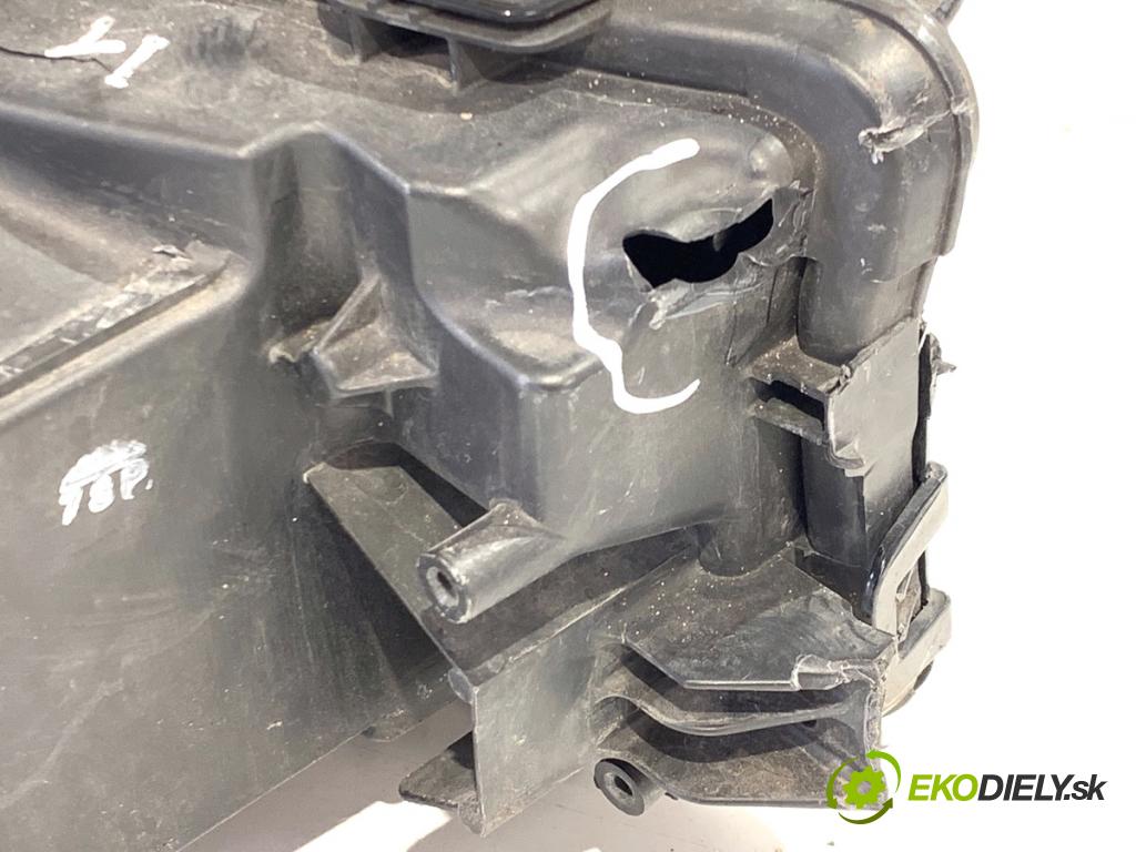 LEXUS IS sedan 2019 133 kW 300h (AVE30_) 2494 Svetlomet ľavy predný