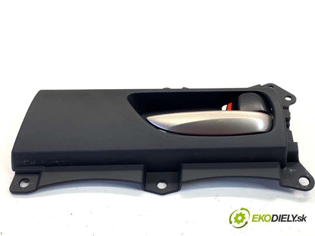 LEXUS IS sedan 2019 133 kW 300h (AVE30_) 2494 klika vnitřní pravý zadní část 69297-53020