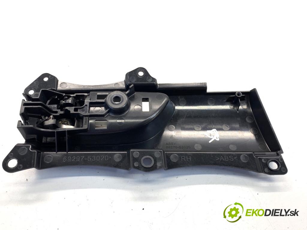 LEXUS IS sedan 2019 133 kW 300h (AVE30_) 2494 klika vnitřní pravý zadní část 69297-53020