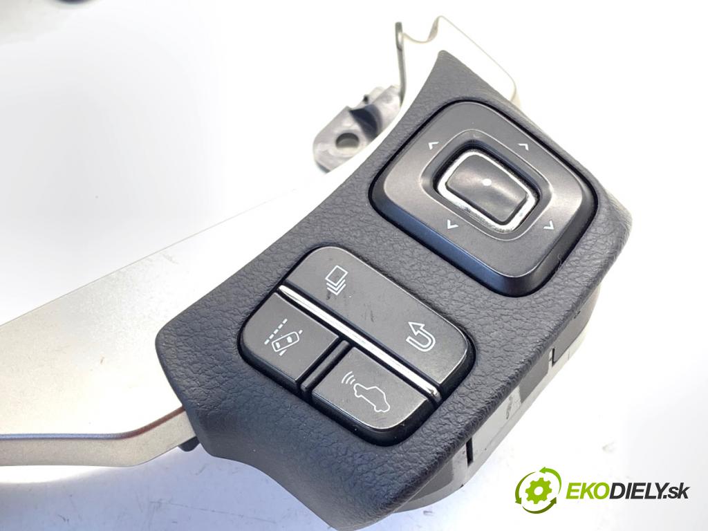 LEXUS IS sedan 2019 133 kW 300h (AVE30_) 2494 SPÍNAČE: volantu 75J060