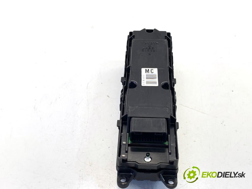 LEXUS IS sedan 2019 133 kW 300h (AVE30_) 2494 Prepínač okien 840A0-53040 (Prepínacie páčky pod volantom)