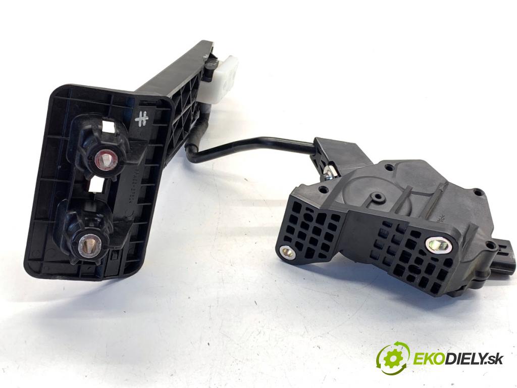 LEXUS IS sedan 2019 133 kW 300h (AVE30_) 2494 Potenciometer plynu 78110-30170 (Potenciometer plynového pedálu)