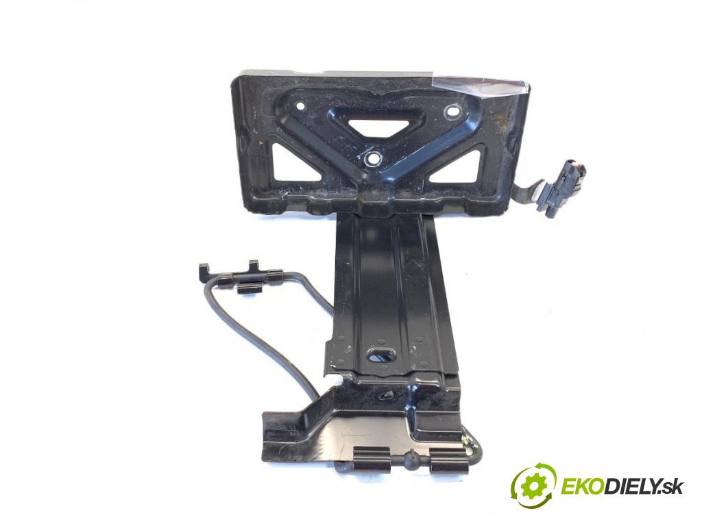 LEXUS IS sedan 2019 133 kW 300h (AVE30_) 2494 obal akumulátora 