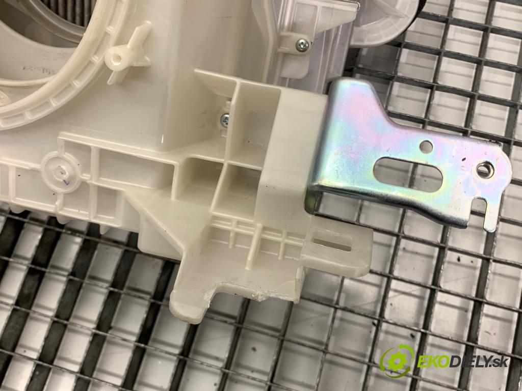 LEXUS IS sedan 2019 133 kW 300h (AVE30_) 2494 Výhrevné teleso, radiátor kúrenia komplet KOMBAJN 87050-53201 (Radiátor kúrenia)