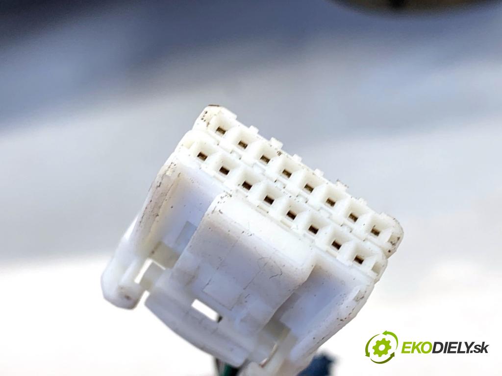 LEXUS IS sedan 2019 133 kW 300h (AVE30_) 2494 Spätné zrkadlo ľavy