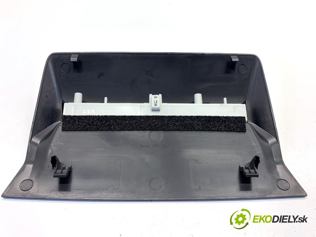 LEXUS IS sedan 2019 133 kW 300h (AVE30_) 2494 Svetlo brzdových svetiel