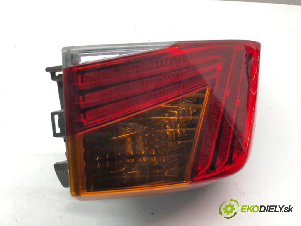 LEXUS IS sedan 2019 133 kW 300h (AVE30_) 2494 světlo levý zadní část 81560-53330