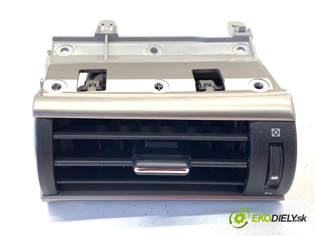 LEXUS IS sedan 2019 133 kW 300h (AVE30_) 2494 mří topení pravý přední část 