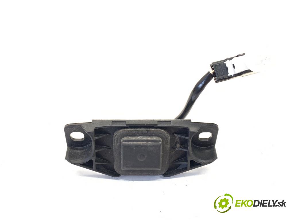 LEXUS IS sedan 2019 133 kW 300h (AVE30_) 2494 klika dveří zadní část 