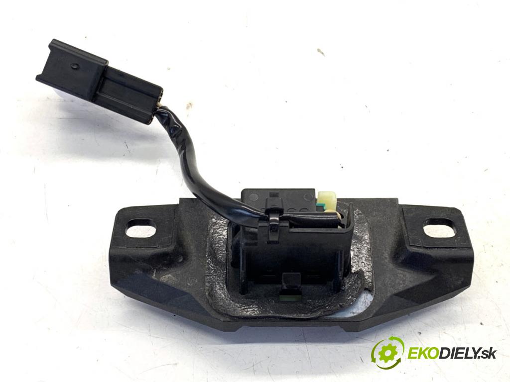 LEXUS IS sedan 2019 133 kW 300h (AVE30_) 2494 klika dveří zadní část