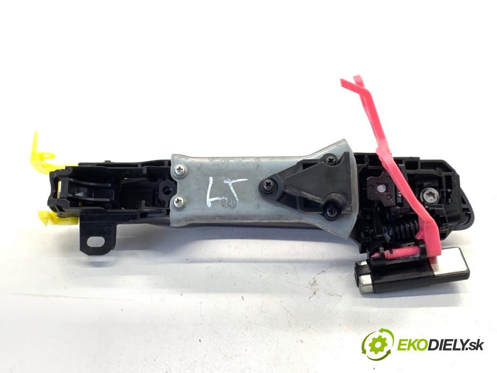 LEXUS IS sedan 2019 133 kW 300h (AVE30_) 2494 klika vnejší levý zadní část