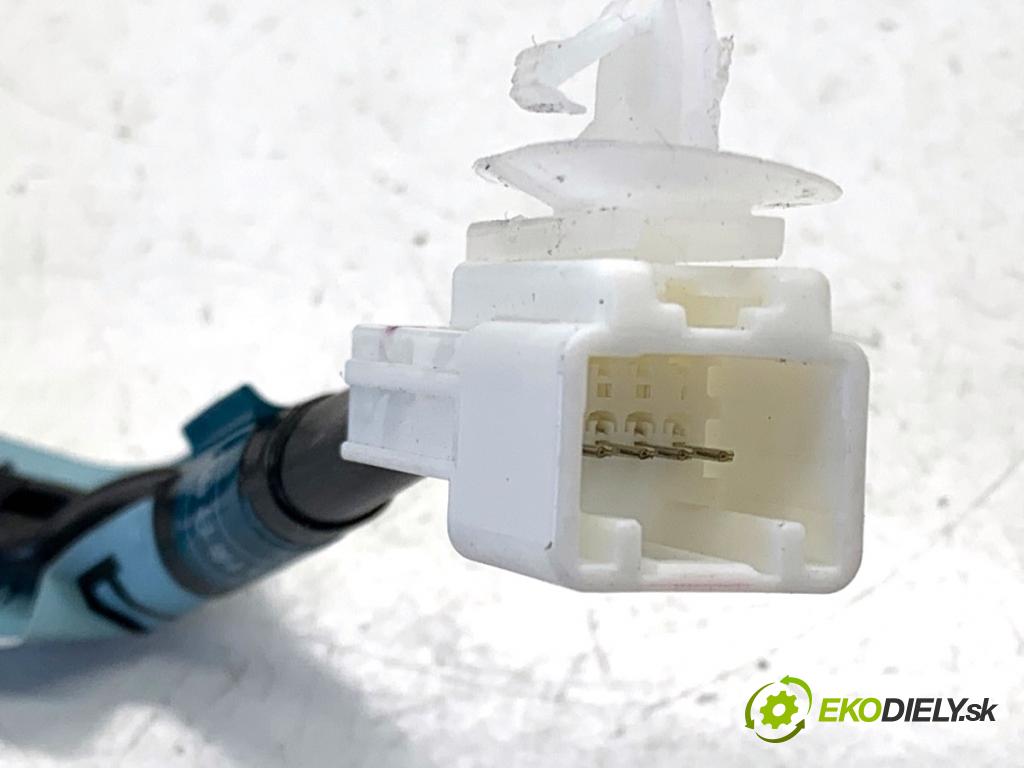 LEXUS IS sedan 2019 133 kW 300h (AVE30_) 2494 KAMERA ZPĚT: