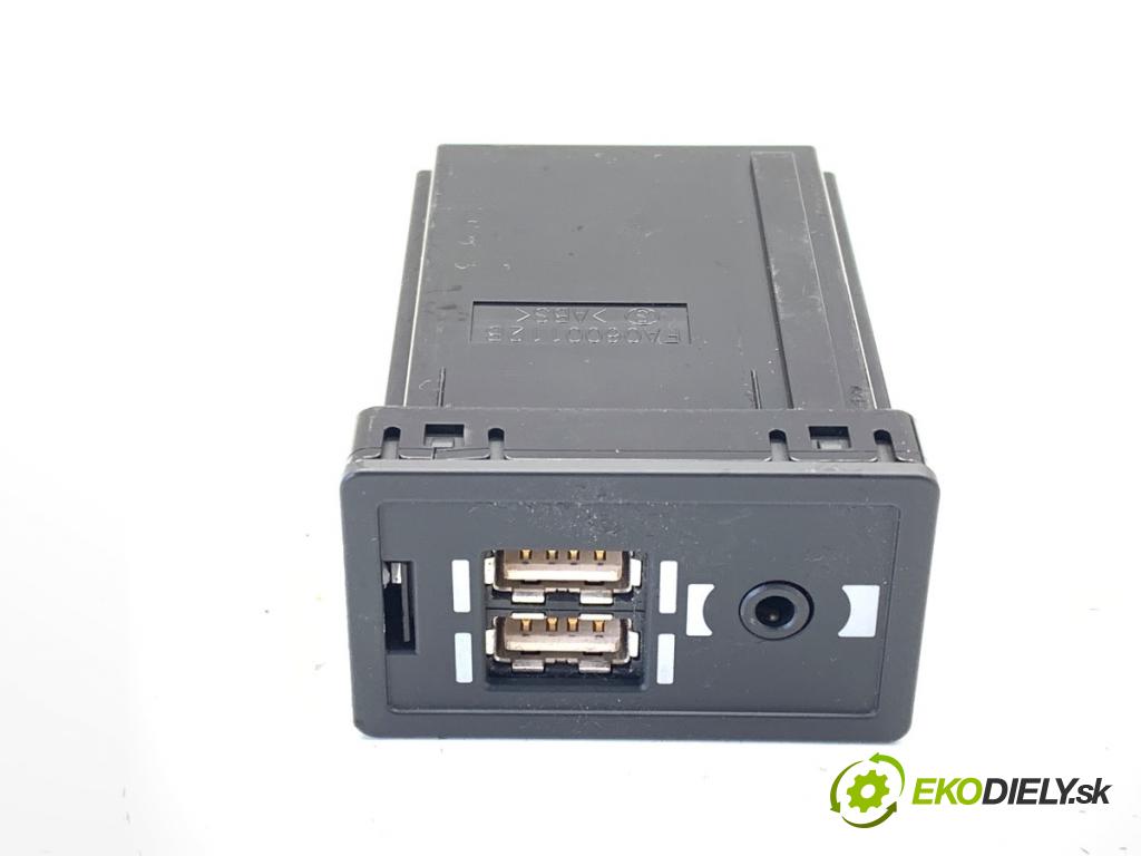 LEXUS IS sedan 2019 133 kW 300h (AVE30_) 2494 HNÍZDO: USB 86190-78010