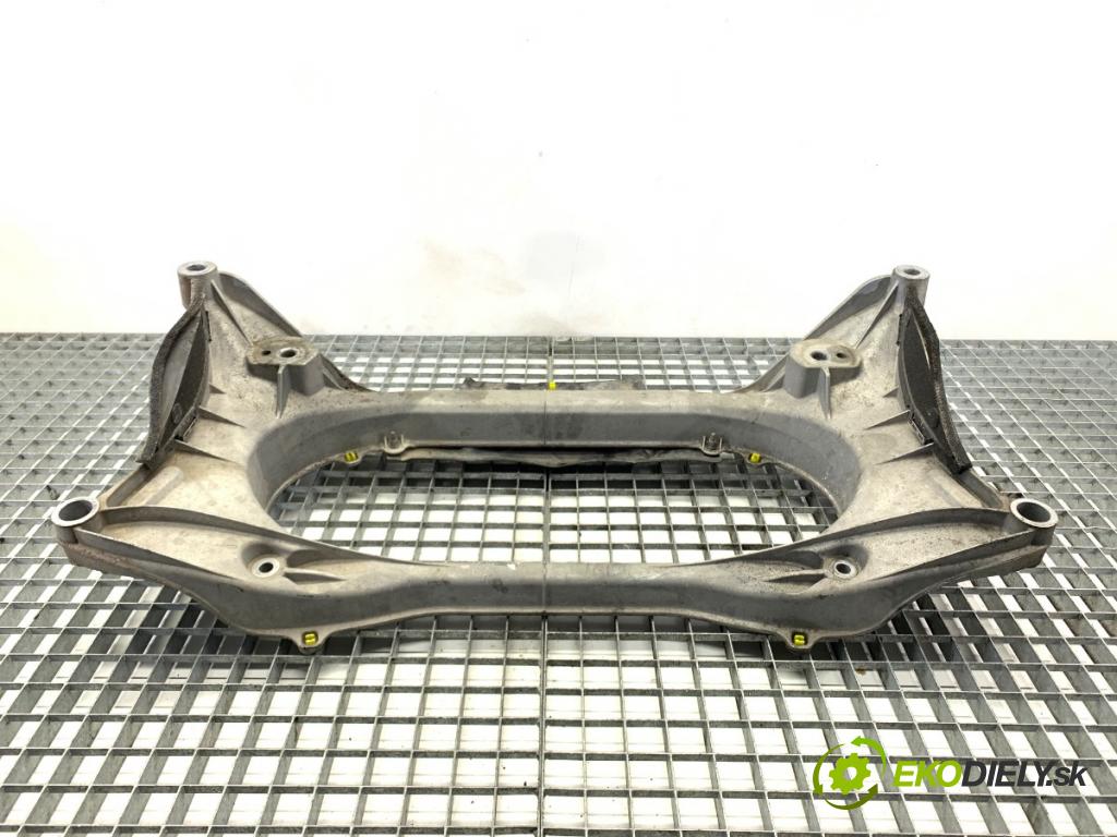 LEXUS IS sedan 2019 133 kW 300h (AVE30_) 2494 výztuha pod motor  (Přední výztuha)