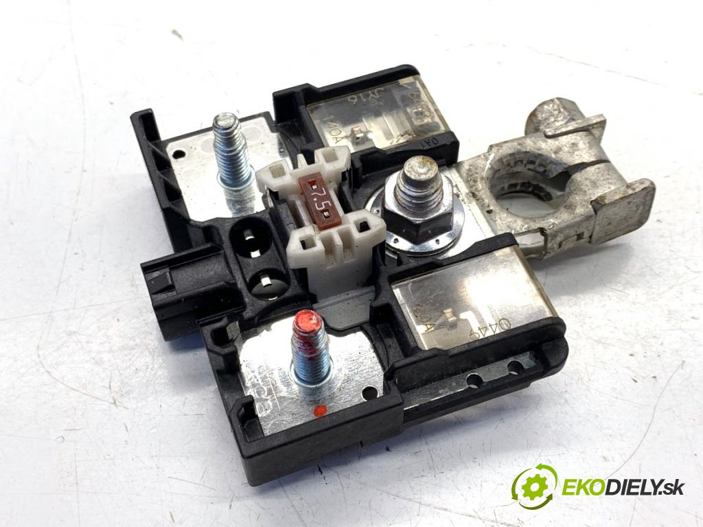 LEXUS IS sedan 2019 133 kW 300h (AVE30_) 2494 svorka plus 