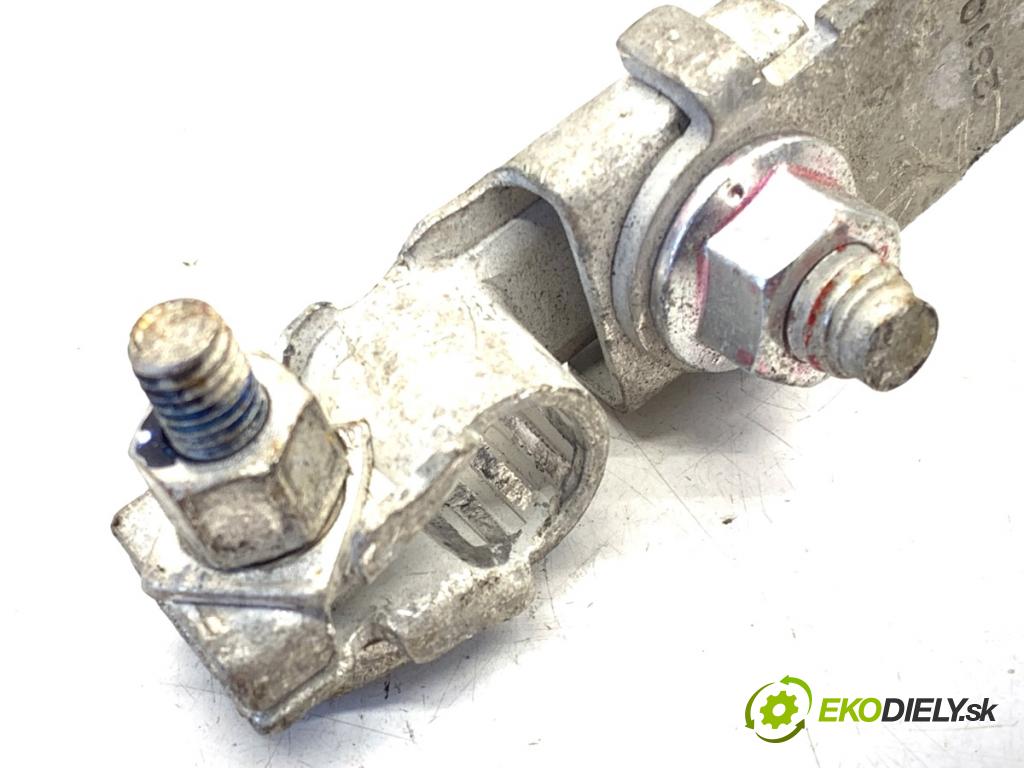 LEXUS IS sedan 2019 133 kW 300h (AVE30_) 2494 svorka MINUS: 82284-53050C