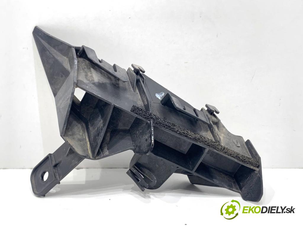 LEXUS IS sedan 2019 133 kW 300h (AVE30_) 2494 Úchyt nárazníka ľavy zad 52563-53030