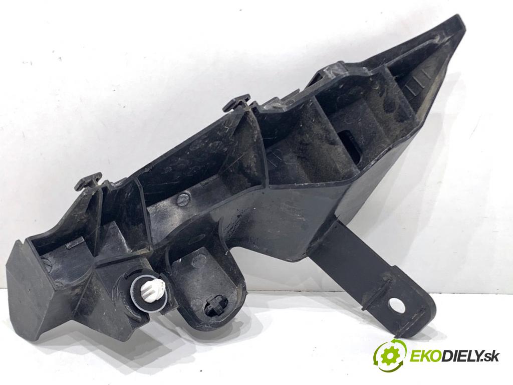 LEXUS IS sedan 2019 133 kW 300h (AVE30_) 2494 Úchyt nárazníka ľavy zad 52563-53030