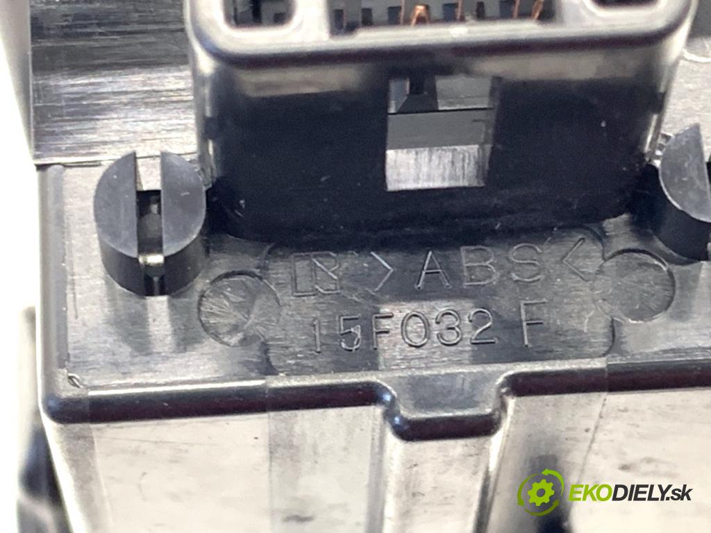 LEXUS IS sedan 2019 133 kW 300h (AVE30_) 2494 vypínač ZAPALOVÁNÍ: START/STOP 15F032F