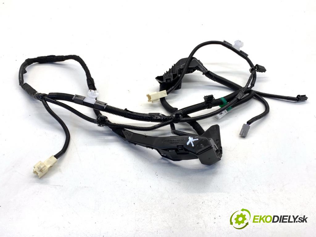 LEXUS IS sedan 2019 133 kW 300h (AVE30_) 2494 káblovačka dveří kufra zadní část 