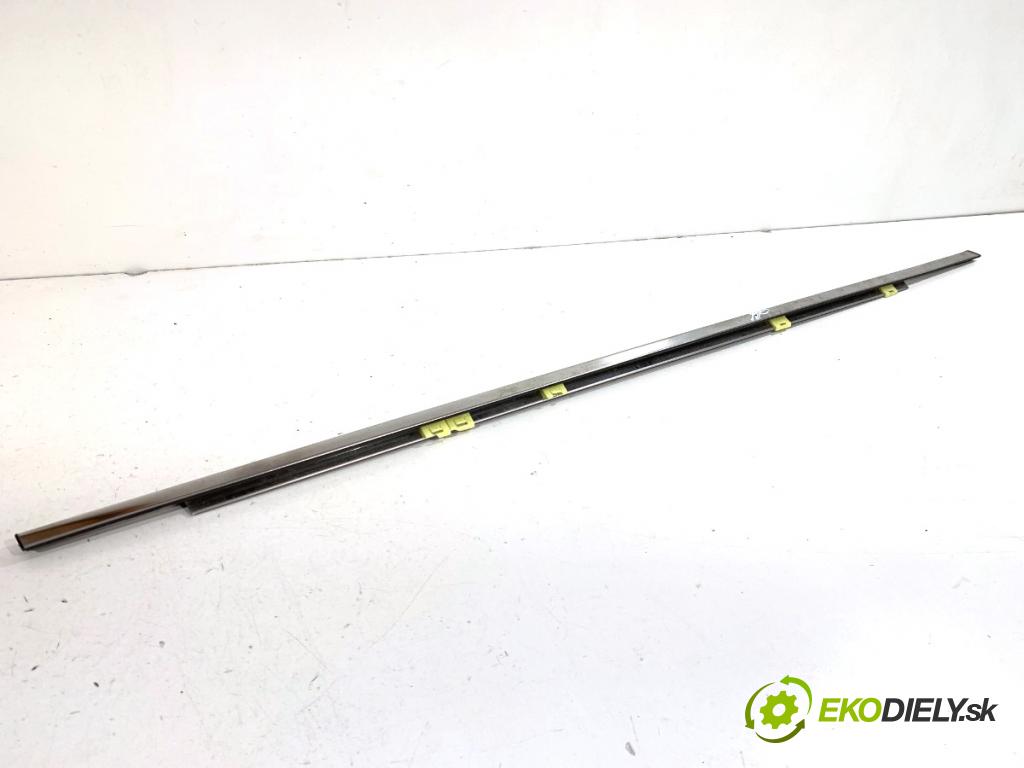 LEXUS IS sedan 2019 133 kW 300h (AVE30_) 2494 Lišta Sbírání: predný pravy