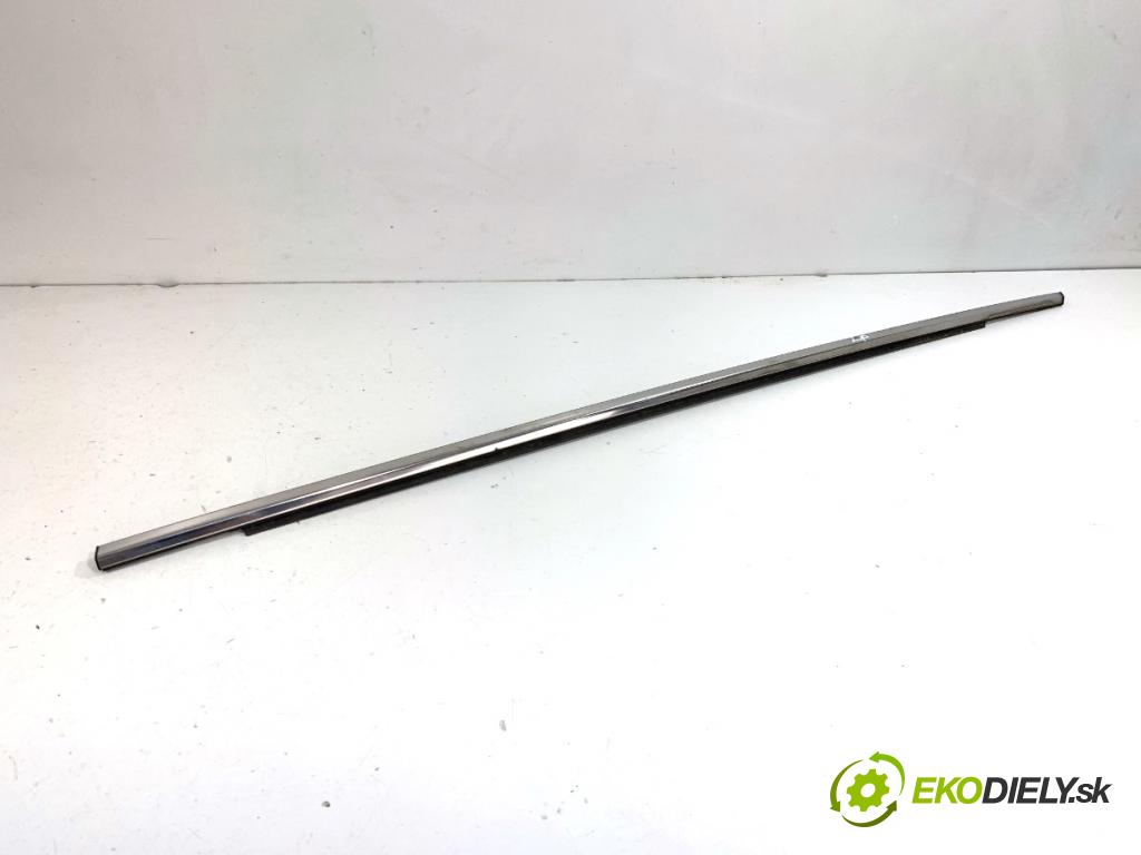 LEXUS IS sedan 2019 133 kW 300h (AVE30_) 2494 lišta Sbírání: přední část levý 