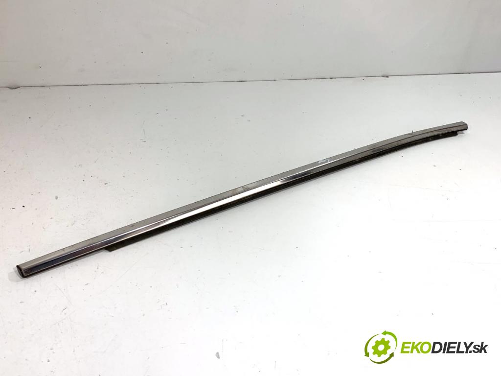 LEXUS IS sedan 2019 133 kW 300h (AVE30_) 2494 lišta Sbírání: zadní část pravý 