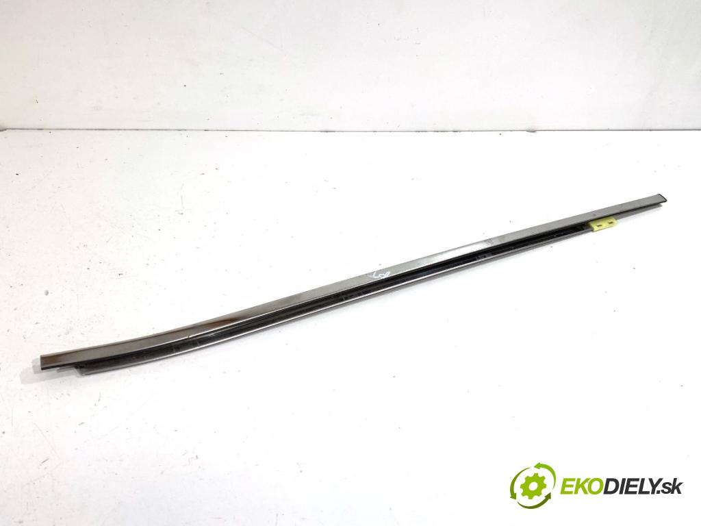 LEXUS IS sedan 2019 133 kW 300h (AVE30_) 2494 Lišta Sbírání: zad pravy