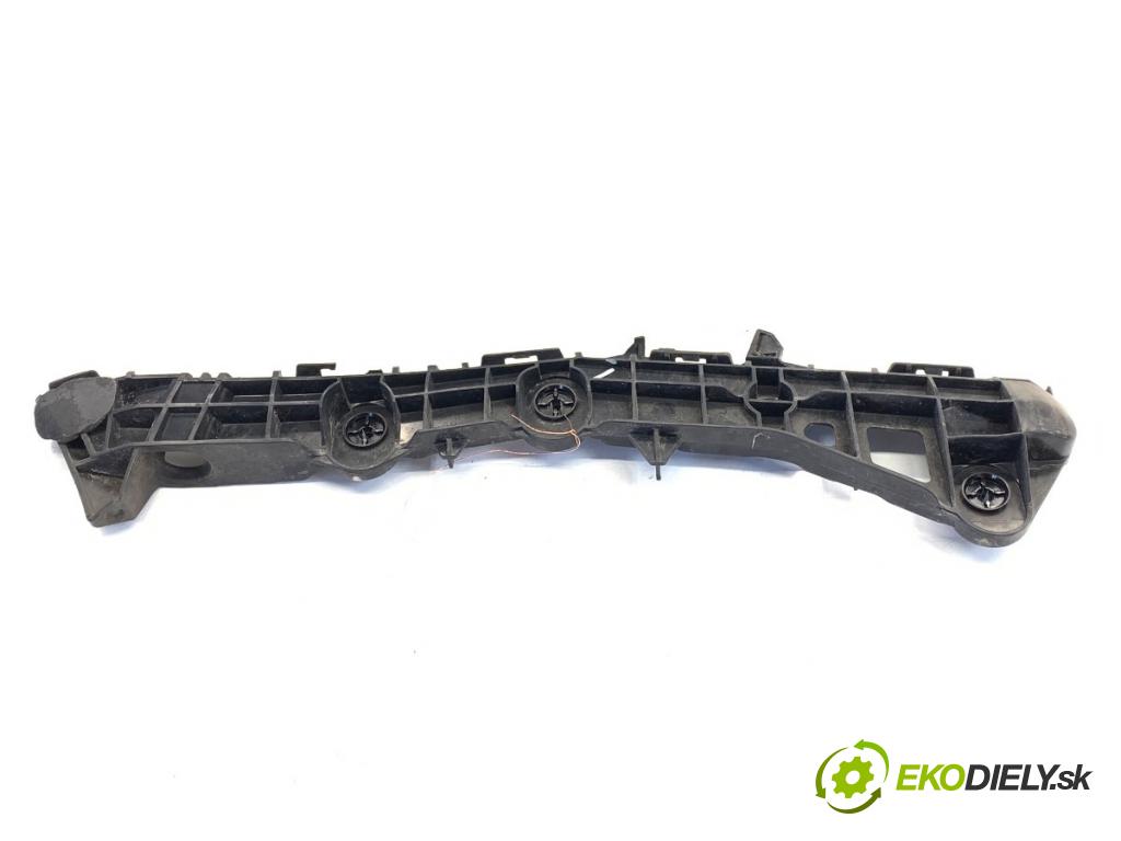 LEXUS IS sedan 2019 133 kW 300h (AVE30_) 2494 Úchyt nárazníka ľavy zad 52158-53070