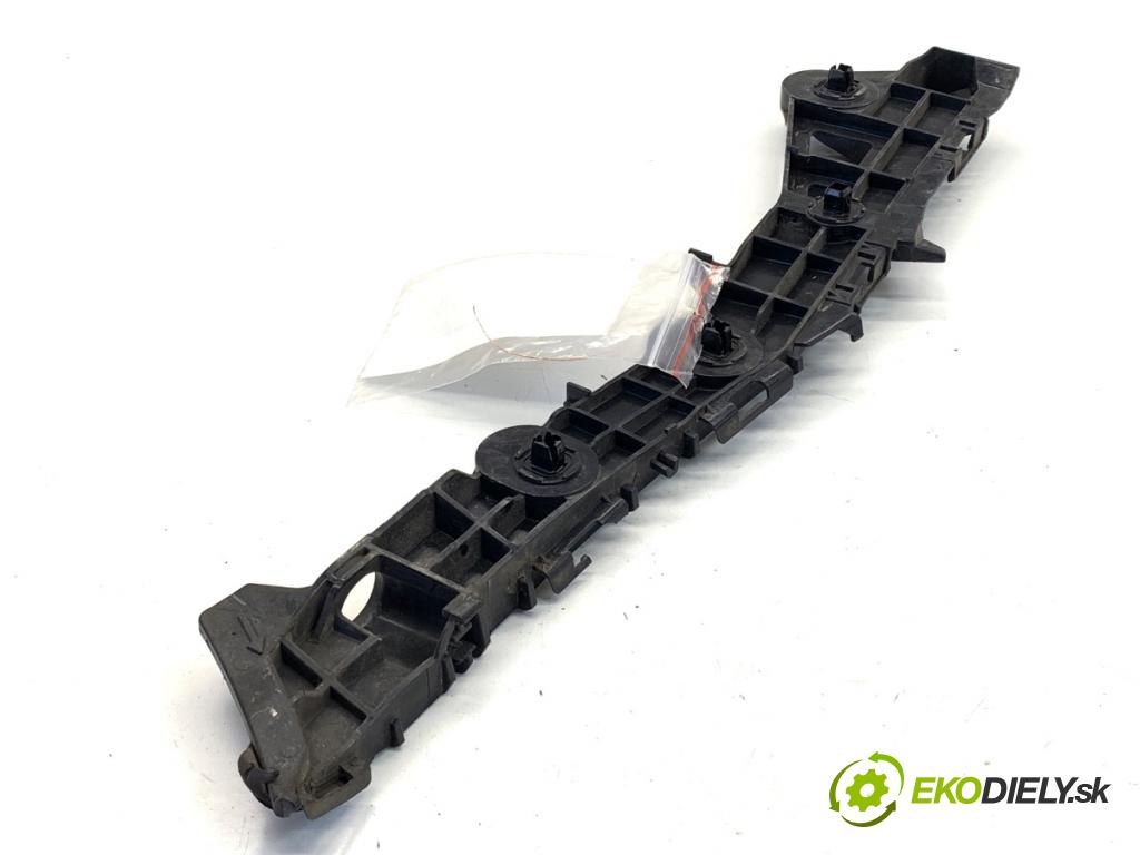 LEXUS IS sedan 2019 133 kW 300h (AVE30_) 2494 Úchyt nárazníka ľavy zad 52158-53070