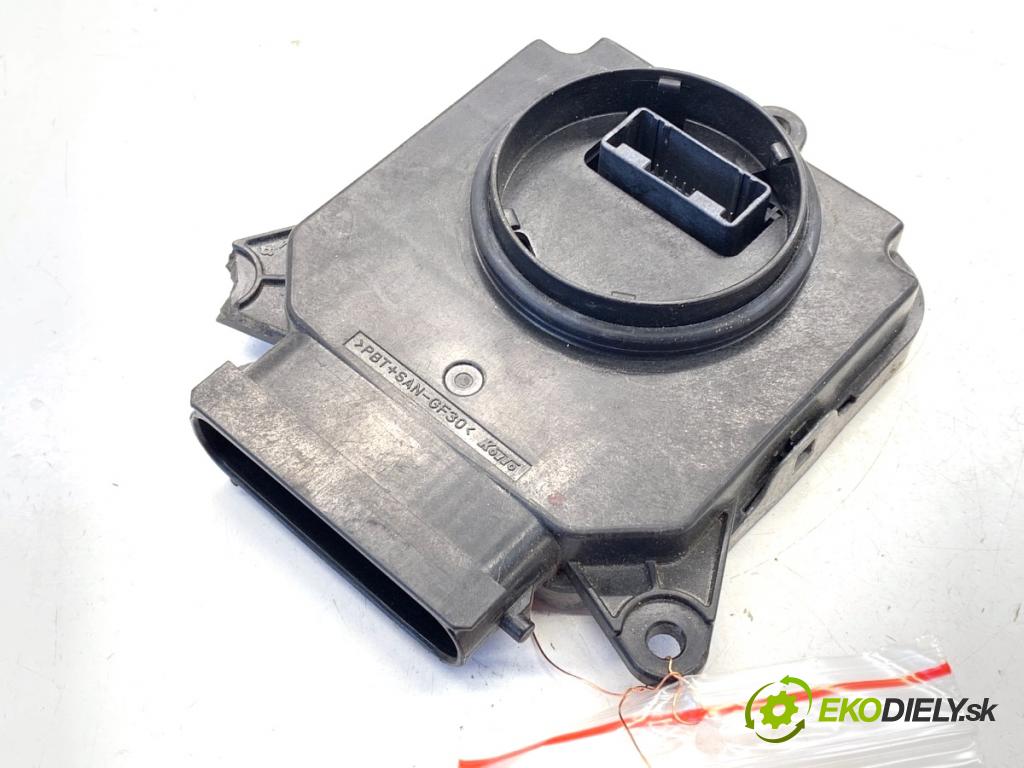 LEXUS IS sedan 2019 133 kW 300h (AVE30_) 2494 měnič XENON 89907-53020 (Řídící jednotka xenonu)