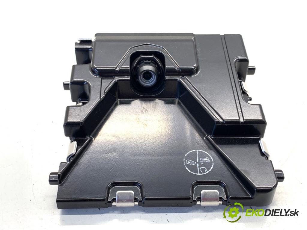 LEXUS IS sedan 2019 133 kW 300h (AVE30_) 2494 KAMERA okna PŘEDNÍ 8646C-53012