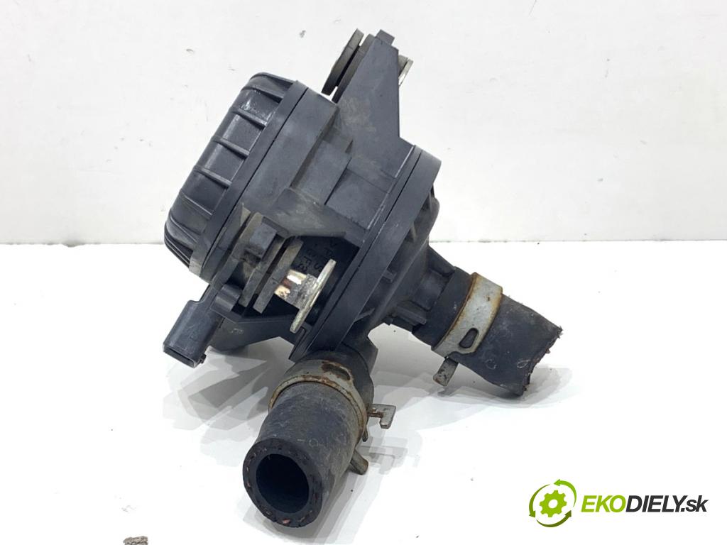 LEXUS IS sedan 2019 133 kW 300h (AVE30_) 2494 DALŠÍ: Pumpa vody G9040-33030 (Vodná pumpa)