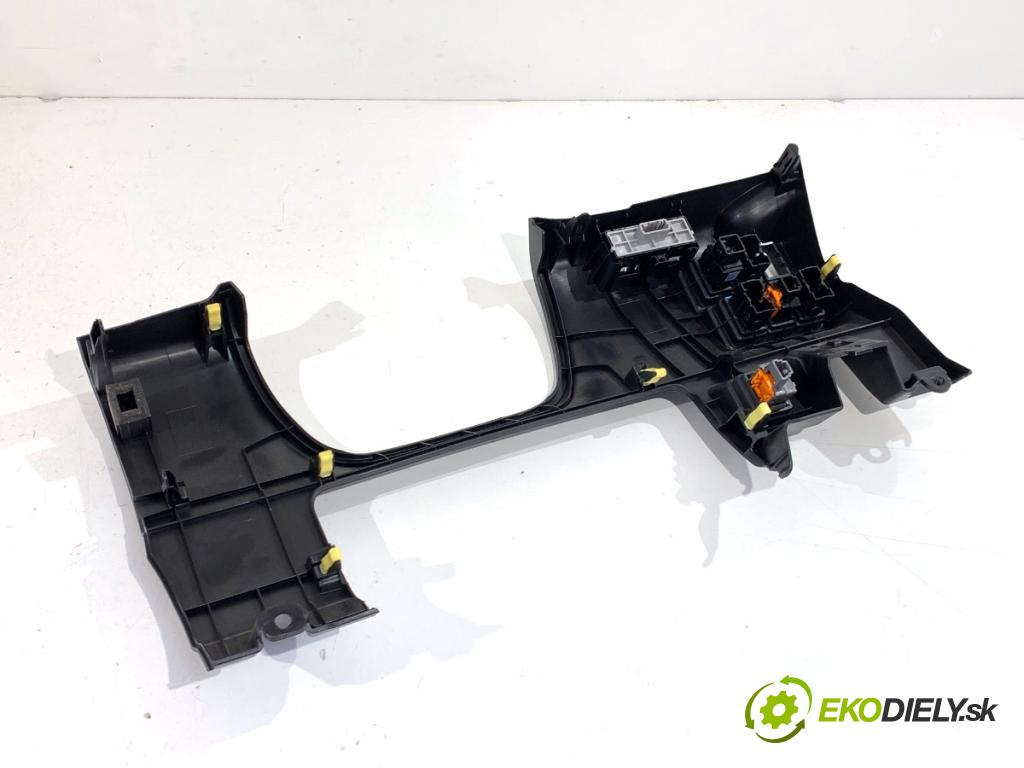 LEXUS IS sedan 2019 133 kW 300h (AVE30_) 2494 clona pod ŘÍDÍTKA: 55045-53071