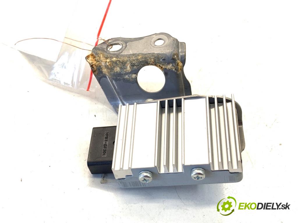 LEXUS IS sedan 2019 133 kW 300h (AVE30_) 2494 modul pumpy paliva 89570-53030