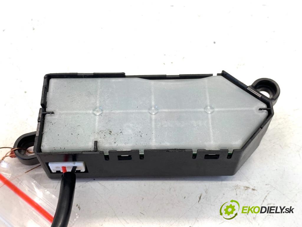 LEXUS IS sedan 2019 133 kW 300h (AVE30_) 2494 modul řídící jednotka volantu 864A2-48011