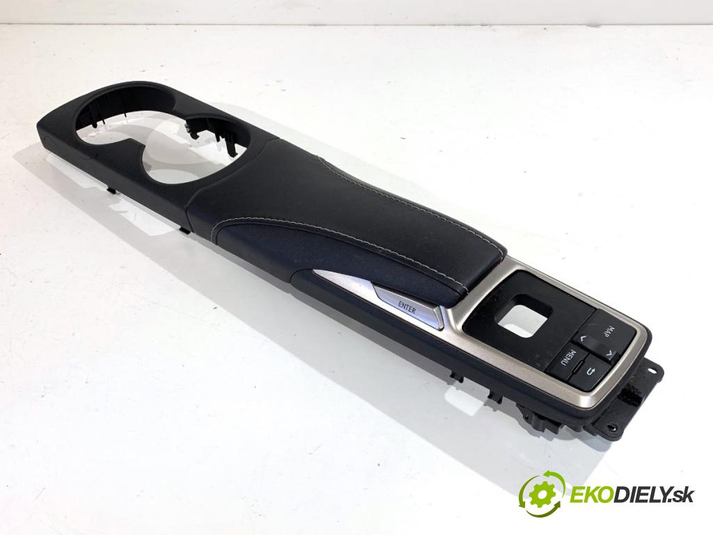 LEXUS IS sedan 2019 133 kW 300h (AVE30_) 2494 Lakťová opierka (Lakťová opierka)