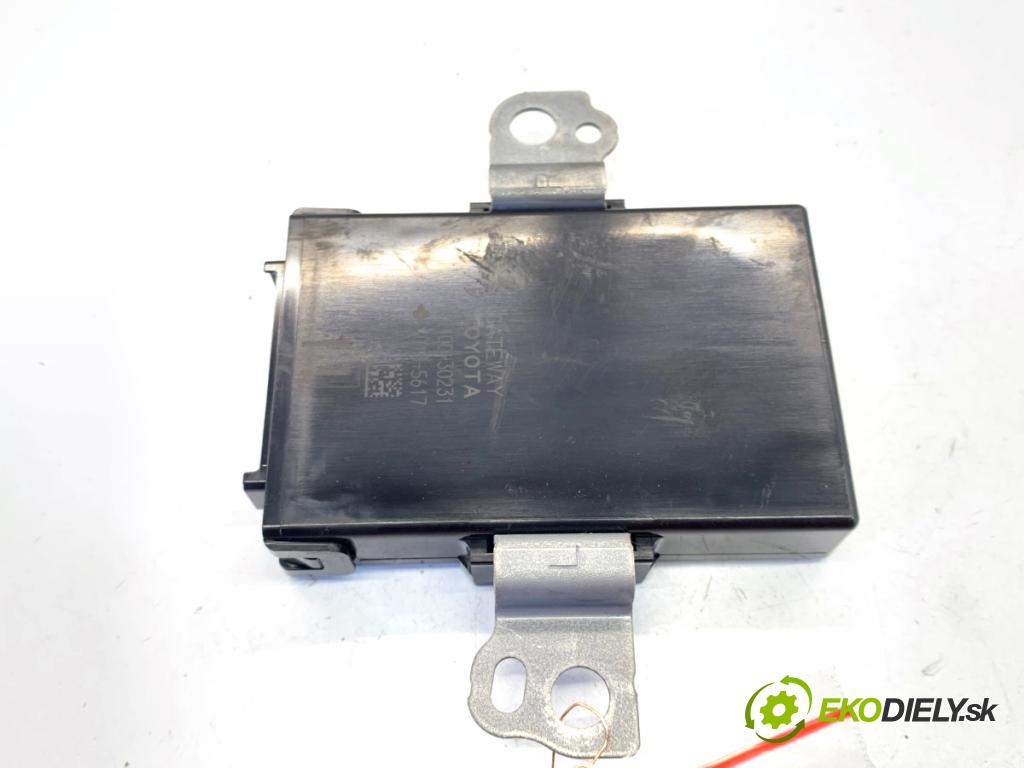 LEXUS IS sedan 2019 133 kW 300h (AVE30_) 2494 modul GATEWAY 89100-30231