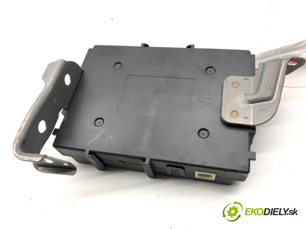 LEXUS IS sedan 2019 133 kW 300h (AVE30_) 2494 modul brzdy ruční brzdy 896C0-53010