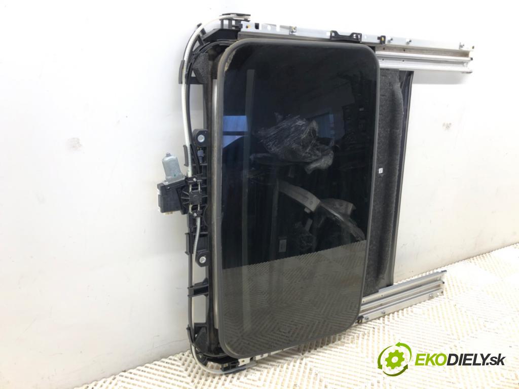 LEXUS IS sedan 2019 133 kW 300h (AVE30_) 2494 střešní okno  (Sklo karoserie)