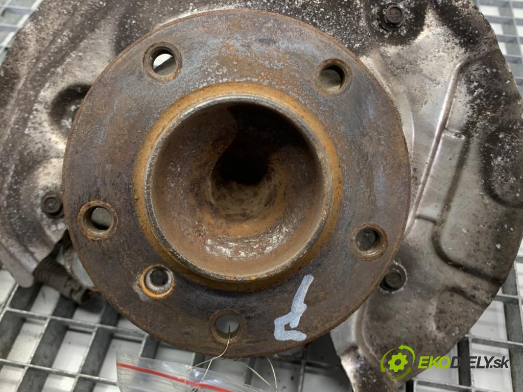 BMW E90 sedan 2005 110 kW 320 i 1995 náboj pravy predný