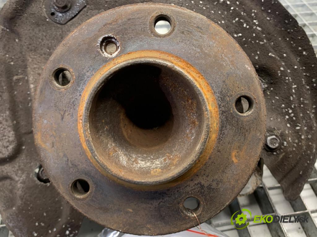 BMW E90 sedan 2005 110 kW 320 i 1995 náboj ľavy predný